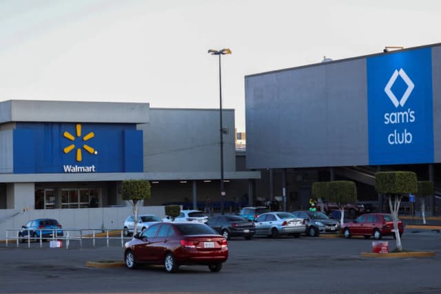 Tiendas Walmart y Sam's Club en Cuautitlán Izcalli, México, el 30 de enero de 2025. (Raquel Cunha/Reuters)
