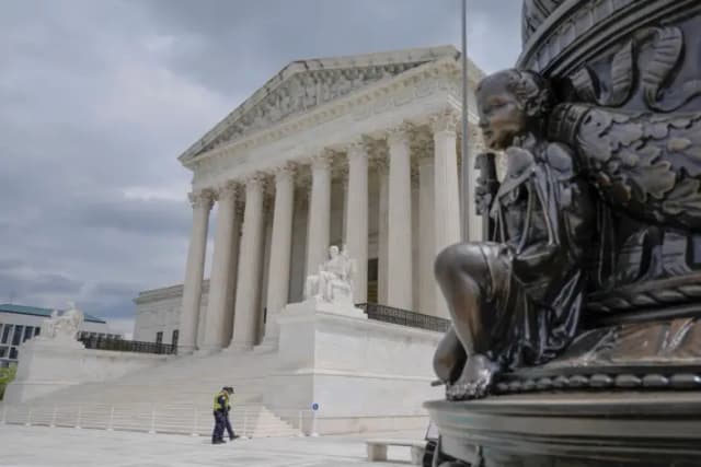 La Corte Suprema de Estados Unidos en Washington, el 25 de abril de 2024. (Mariam Zuhaib/AP Photo)