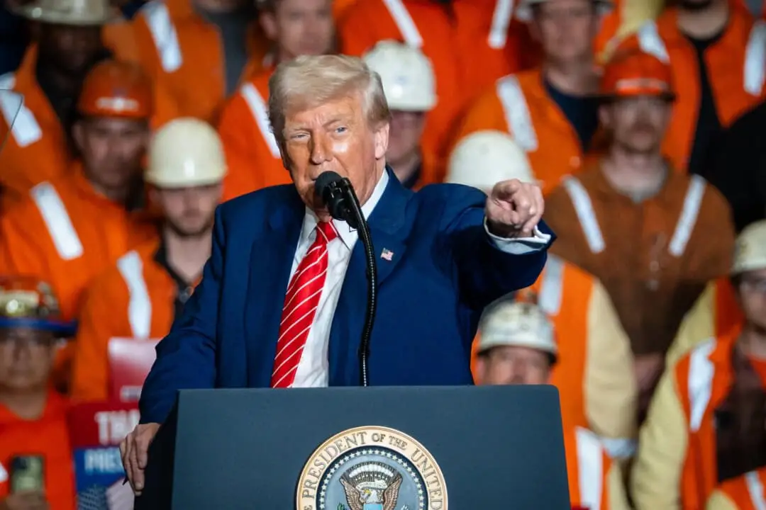 El presidente Donald Trump habla en la U.S. Steel Corporation-Irvin Works en West Mifflin, Pensilvania, el 30 de mayo de 2025. (Madalina Vasiliu/The Epoch Times)