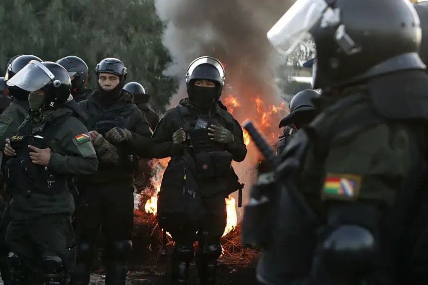Policía se repliega del bastión de Evo Morales en medio del conflicto por su candidatura