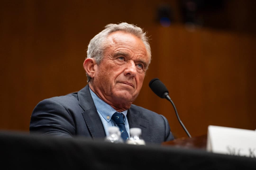 El secretario de Salud, Robert F. Kennedy Jr., testifica en el Capitolio el 14 de mayo de 2025. (Madalina Vasiliu/The Epoch Times).