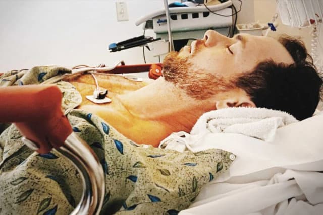 Instinto de su esposa le salva la vida, supuesta "infección de oído" era una enfermedad mortal