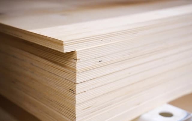 La UE impone aranceles antidumping a importaciones de madera contrachapada procedente de China