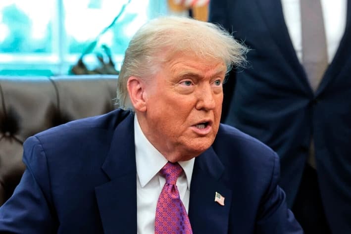 El presidente Donald Trump pronuncia un discurso en la Oficina Oval de la Casa Blanca, el 10 de junio de 2025. (Anna Moneymaker/Getty Images)