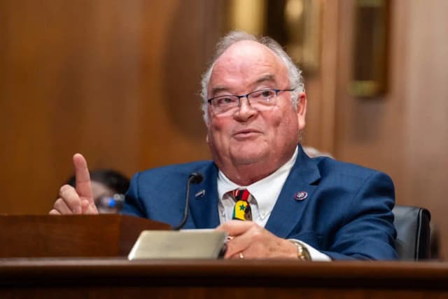 Senado confirma a Billy Long como director del IRS