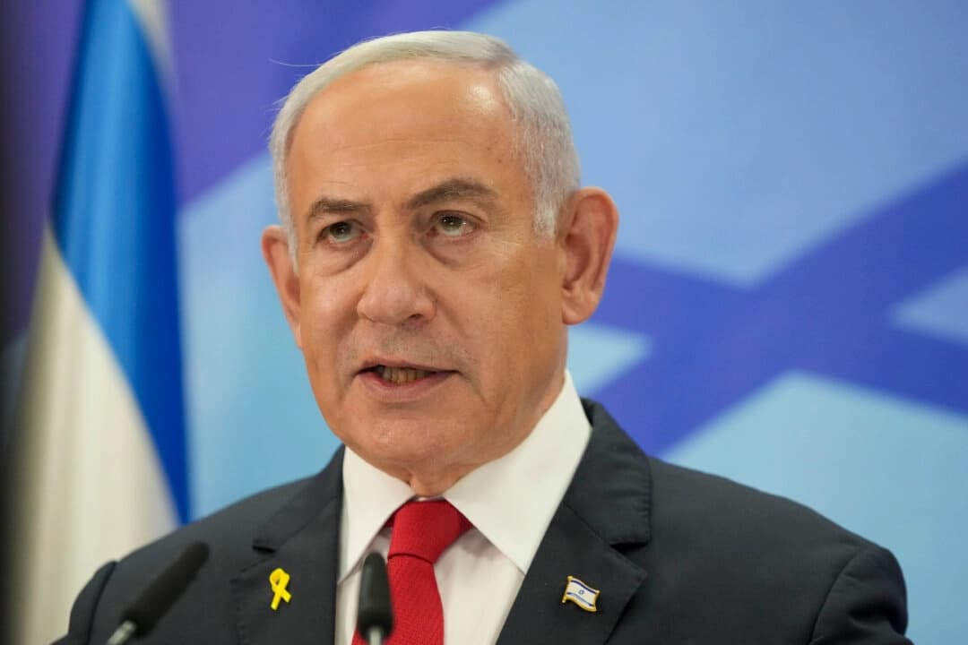 El primer ministro israelí, Benjamin Netanyahu, habla durante una conferencia de prensa en Jerusalén el 9 de diciembre de 2024. (Maya Alleruzzo/Foto de AP)