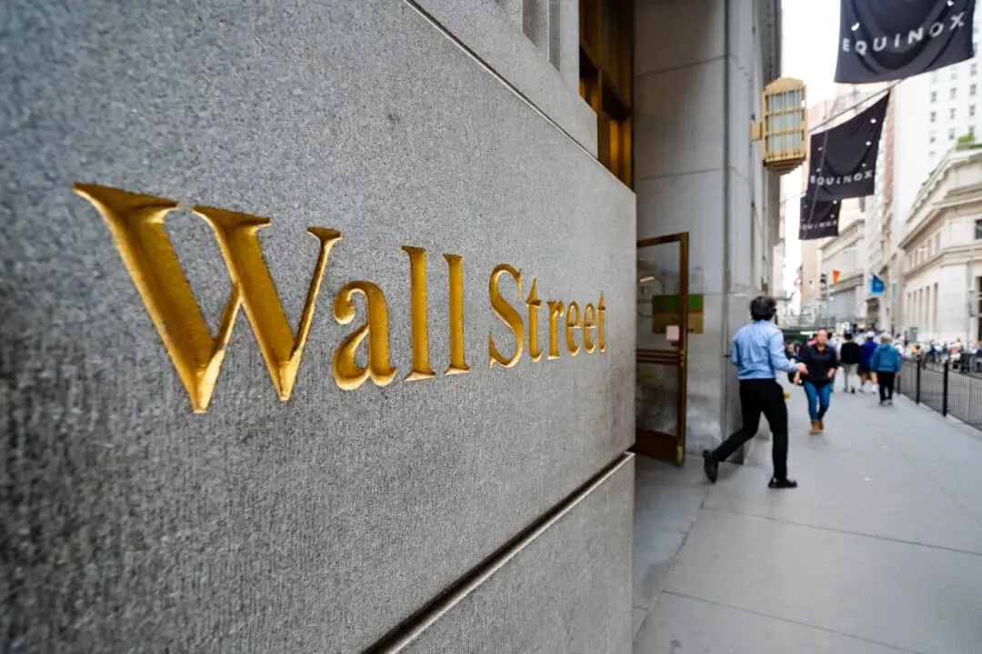 Wall Street en la ciudad de Nueva York, el 4 de abril de 2025. (Samira Bouaou/The Epoch Times)