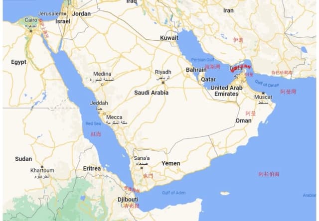 Mapa que muestra la ubicación del estrecho de Ormuz, Irán y Omán. (Composición/The Epoch Times).