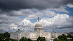 Proyecto de ley del Senado incluye un bono por bebé de USD 1000 en las "cuentas Trump"