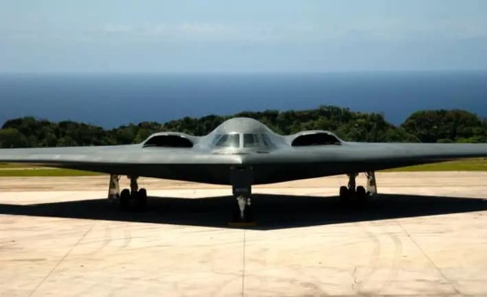 Un bombardero furtivo B-2 Spirit de la Base Aérea Whiteman en el condado de Johnson, Misuri. (Bennie J. Davis/USAF vía Getty Images)