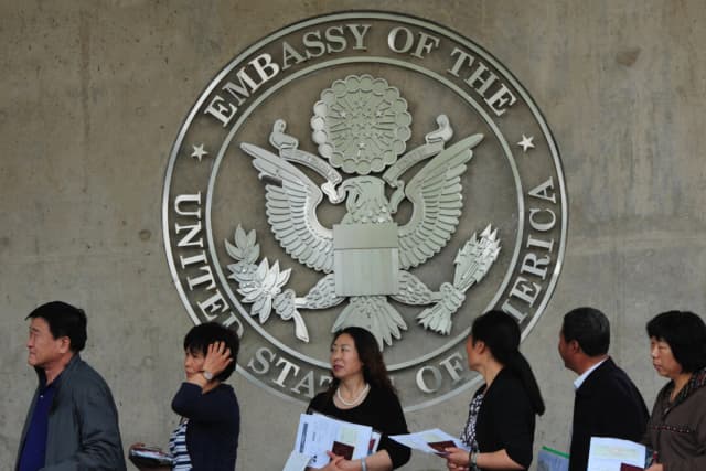 EE. UU.  reanuda las visas para estudiantes con un control más estricto de las redes sociales