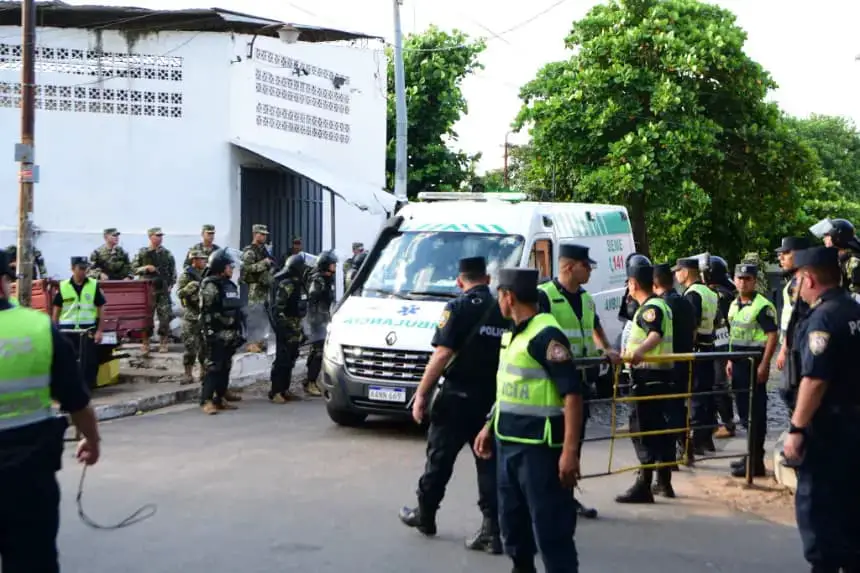 Una ambulancia se ve en Asunción, el 18 de diciembre de 2023. (Norberto Duarte/AFP vía Getty Images)