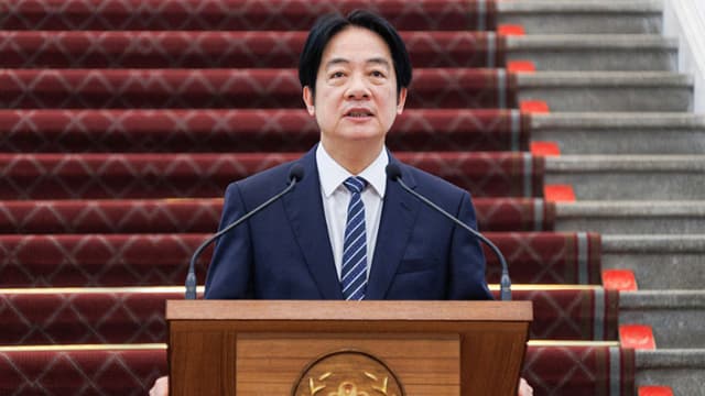 El presidente de Taiwán, Lai Ching-te (William Lai), pronuncia un discurso para conmemorar el primer aniversario de su investidura en la Oficina Presidencial en Taipéi el 20 de mayo de 2025. (Cheng Yu-Chen/AFP vía Getty Images)