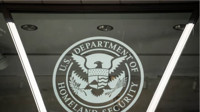 Inmigrantes ilegales usan dispositivos de interferencia chinos para cometer delitos: DHS