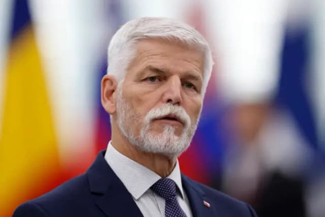 El presidente checo, Petr Pavel, pronuncia un discurso en el Parlamento Europeo en Estrasburgo, Francia, el 4 de octubre de 2023. (Jean-Francois Badias/AP Photo)