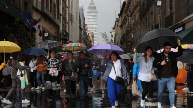 Fuertes lluvias activan la alerta roja en la Ciudad de México y provocan inundaciones