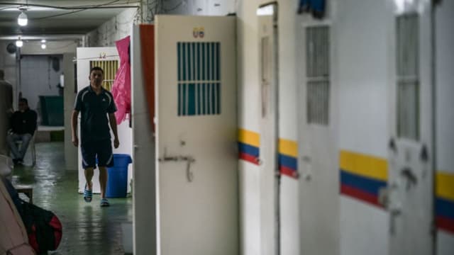 Desmantelan un "call center" de extorsión que operaba desde una cárcel de Bogotá