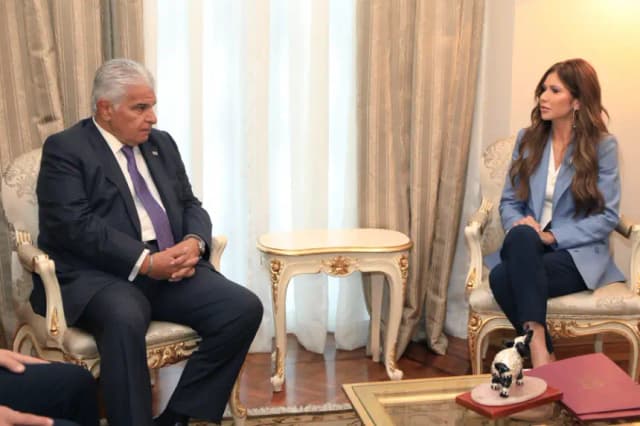 Secretaria de seguridad de EE.  UU. se reúne con el presidente de Panamá