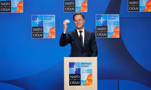 El Secretario General de la OTAN, Mark Rutte, habla durante una conferencia de prensa en la Cumbre de la OTAN de 2025, en La Haya, Países Bajos, el 25 de junio de 2025. (Omar Havana/Getty Images)