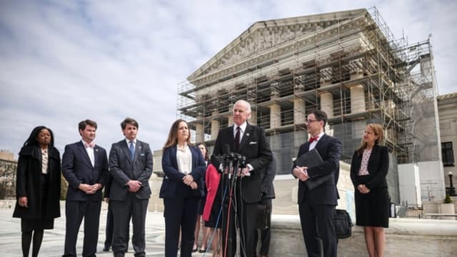 Corte Suprema permite a estados bloquear la financiación de Medicaid a Planned Parenthood