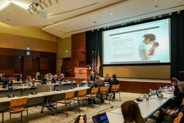El Comité Asesor sobre Prácticas de Inmunización de los CDC se reunirá en Atlanta, Georgia, el 25 de junio de 2025. (Elijah Nouvelage/Getty Images)
