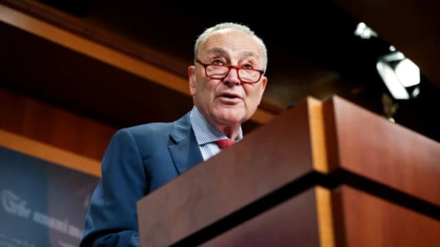 Líder de minoría del Senado de EE. UU. propone plan para poner fin al cierre del gobierno