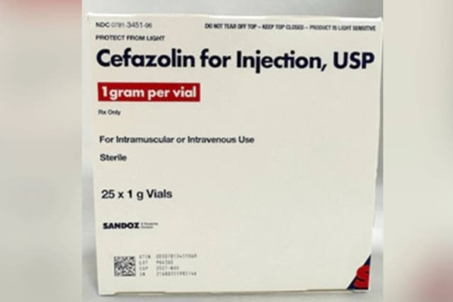Imagen de la etiqueta del medicamento cefazolina retirado del mercado. (Cortesía de la FDA)