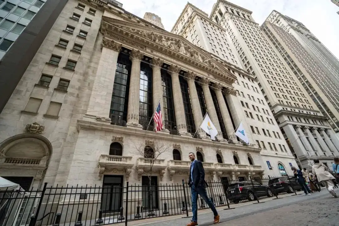 La Bolsa de Nueva York en la ciudad de Nueva York el 4 de abril de 2025. (Samira Bouaou/The Epoch Times)
