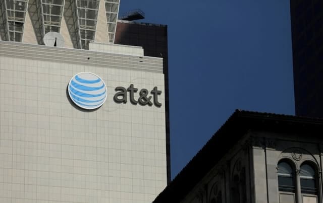 Trump culpa a AT&T tras interrupción de conferencia telefónica con líderes religiosos