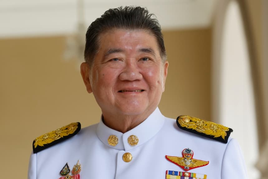 Tailandia nombra primer ministro interino al extitular de Defensa en plena crisis política