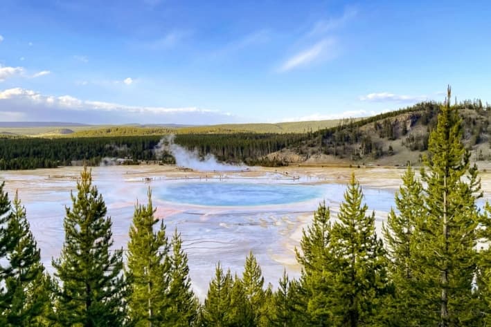 Trump firma orden para mejorar los parques nacionales cobrando más a los turistas extranjeros