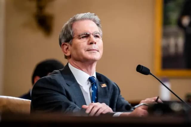 El secretario del Tesoro, Scott Bessent, testifica ante el Comité de Recursos y Medios de la Cámara de Representantes en el Capitolio, el 11 de junio de 2025. (Madalina Vasiliu/The Epoch Times)