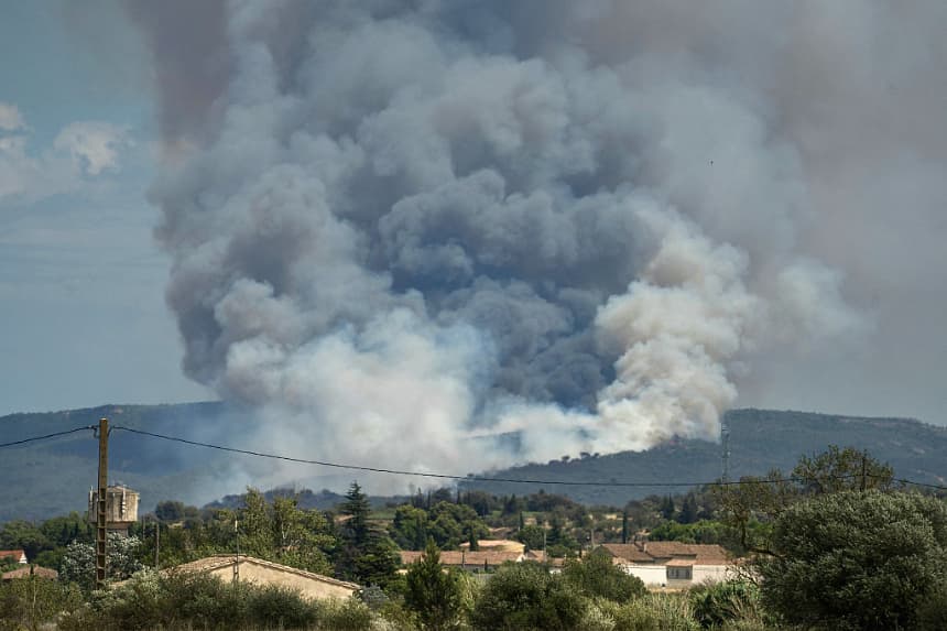 Incendio en Narbona obliga al cierre de autopista A-9 que une Francia y España