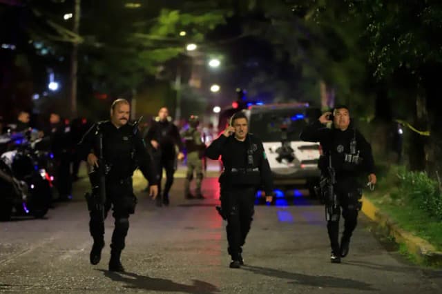 Imagen de archivo de miembros de las Fuerzas Especiales de la Policía que vigilan calles en Guadalajara, Jalisco (México). EFE/ Fabricio Atilano
