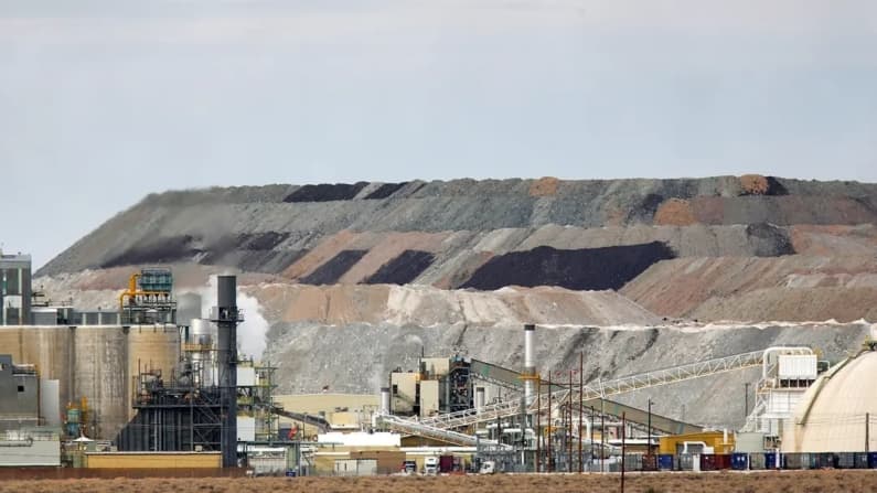 Trump lanza el "Proyecto Vault", una reserva de minerales críticos por valor de 12,000 millones de dólares