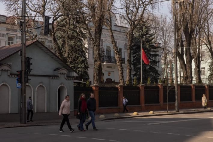 Ucrania acusa a un padre y un hijo chinos de robar tecnología de misiles