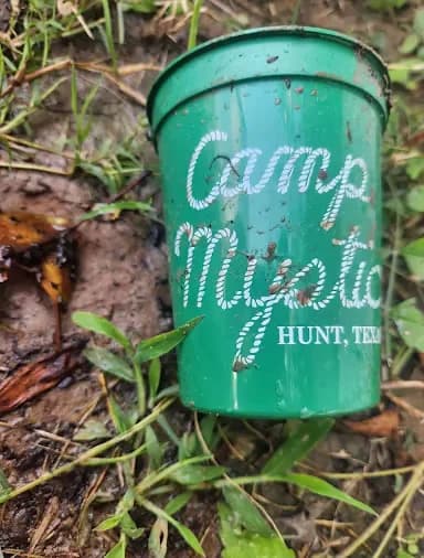 Un cubo del Campamento Místico (Cortesía de Andrew Griffin)