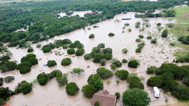 En los momentos más oscuros, una vida se salva de las aguas embravecidas en Texas Hill Country