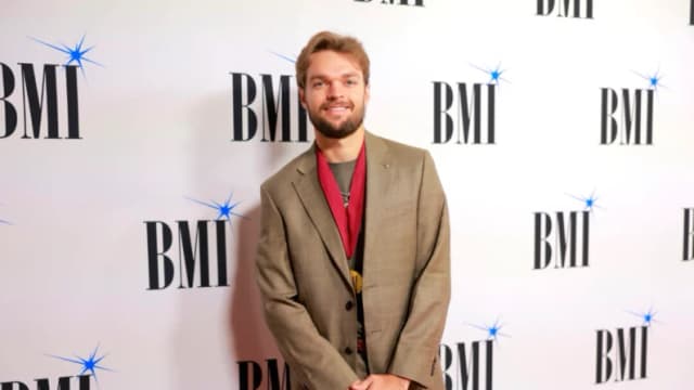 Conner Smith asiste a los premios BMI Country Awards 2024 en BMI el 19 de noviembre de 2024 en Nashville, Tennessee. (Jason Kempin / Getty Images para BMI)