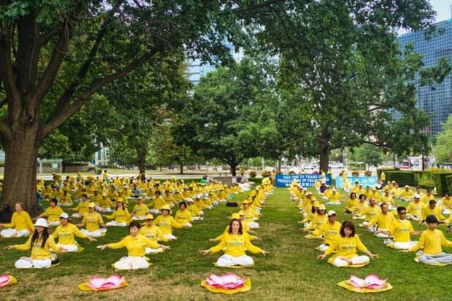 «Recordamos aquellas vidas que se perdieron»: Cientos reclaman el fin de la persecución contra Falun Gong