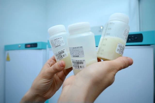 Antidepresivos y esteroides se asocian a niveles más bajos de proteínas en leche materna