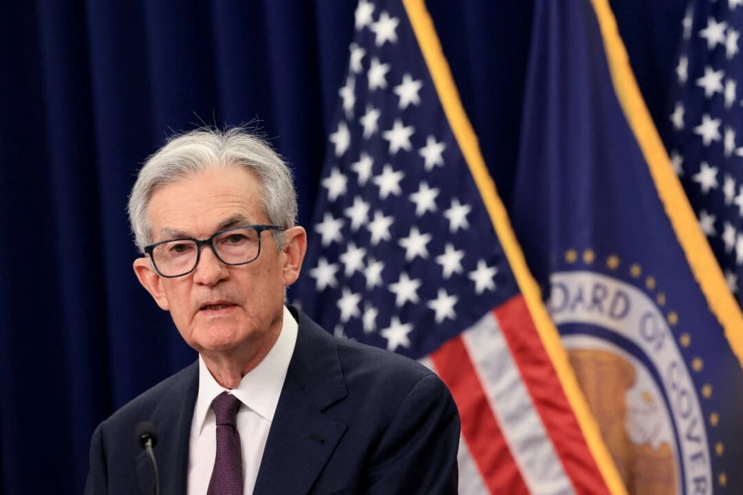 El presidente de la Reserva Federal, Jerome Powell, asiste a una rueda de prensa en Washington, el 18 de junio de 2025. (Kevin Mohatt/Foto de archivo/Reuters)

