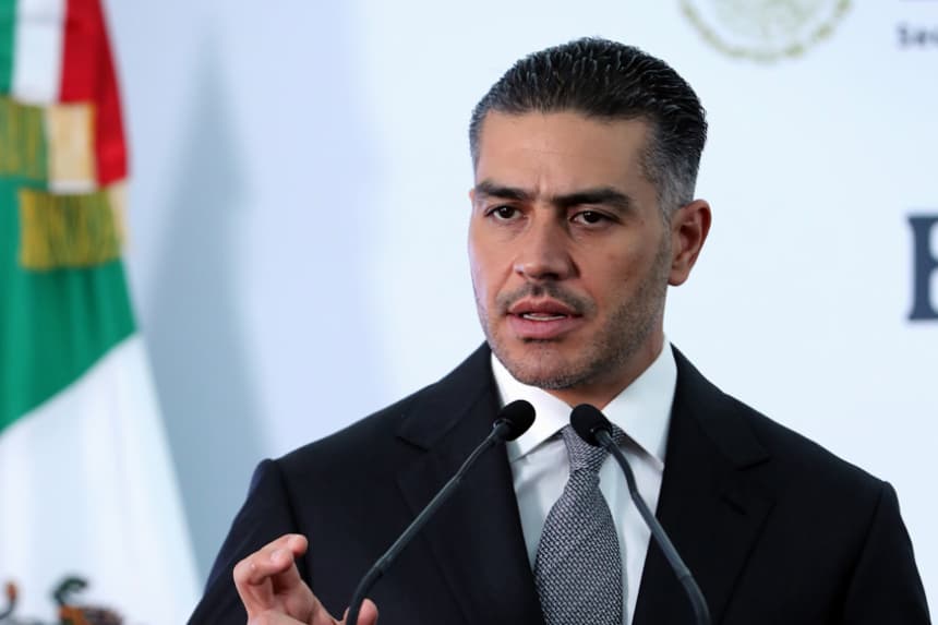 El secretario de Seguridad y Protección Ciudadana del Gobierno de México (SSPC), Omar García Harfuch, habla durante una rueda de prensa en Ciudad de México (México). EFE/ Mario Guzmán