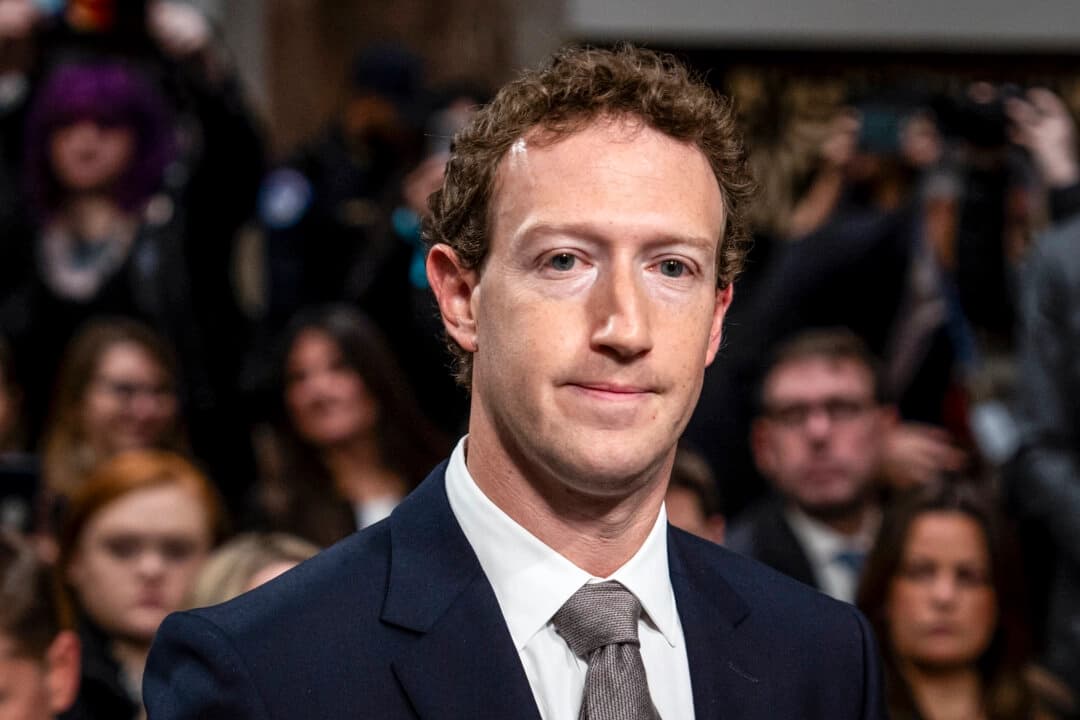 Zuckerberg y exlíderes de Meta enfrentan juicio de USD 8000 millones por privacidad en Facebook