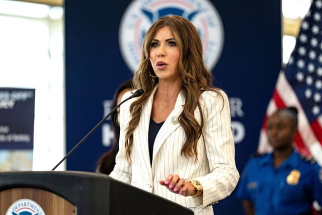 Secretaria del DHS sugiere que se podrían relajar las restricciones sobre líquidos en vuelos