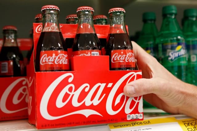Coca-Cola acepta utilizar azúcar de caña en la Coca-Cola fabricada en EE. UU., dice Trump