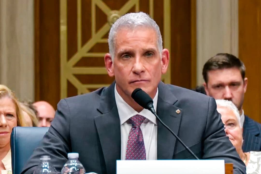 En una imagen de un vídeo, el Dr. Brian Christine testifica ante el Comité de Salud del Senado en Washington el 16 de julio de 2025. (Comité de Salud del Senado a través de The Epoch Times).