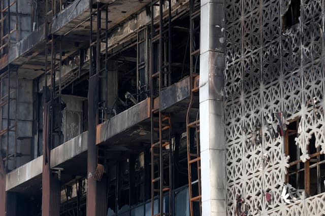 Al menos 63 muertos en incendio en un hipermercado en Irak