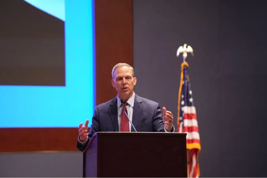 El representante Scott Perry (R-Pensilvania) habla en un foro titulado "Salvaguardando la libertad: Contrarrestando la represión transnacional del PCCh", en el Capitolio de Estados Unidos el 17 de julio de 2025. Samira Bouaou/The Epoch Times