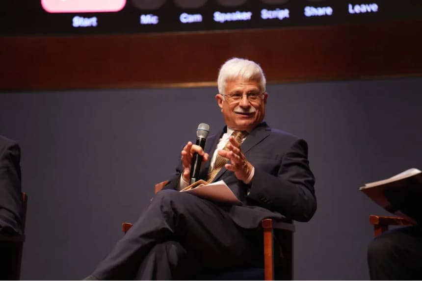 Robert Destro, exsecretario de Estado adjunto para la Democracia, los Derechos Humanos y el Trabajo, habla en un foro titulado "Salvaguardar la libertad: Contrarrestar la represión transnacional del PCCh", en el Capitolio de Estados Unidos en Washington, el 17 de julio de 2025. Samira Bouaou/The Epoch Times